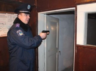 Міліціонери груп затримання та спецпідрозділу «Титан» тренувались  під час тактичної стрільби (ФОТО)