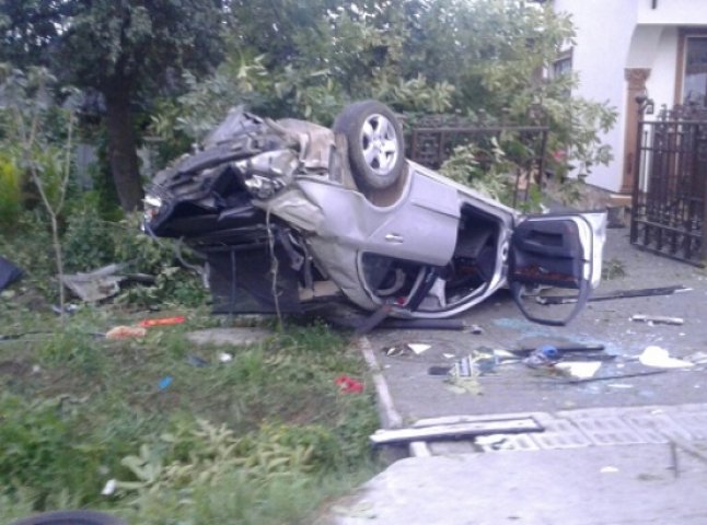 Смертельна ДТП на Тячівщині: автомобіль "Mercedes" перекинувся на дах