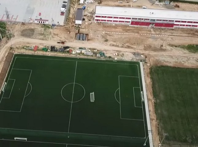 На Мукачівщині триває будівництво футбольної академії