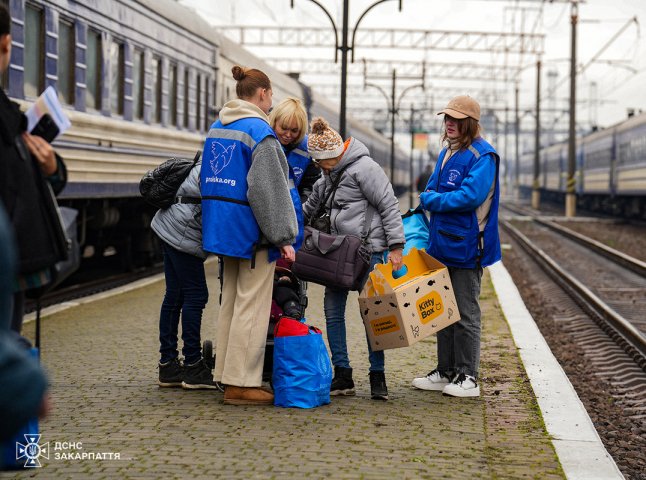 До Мукачева прибув евакуаційний потяг