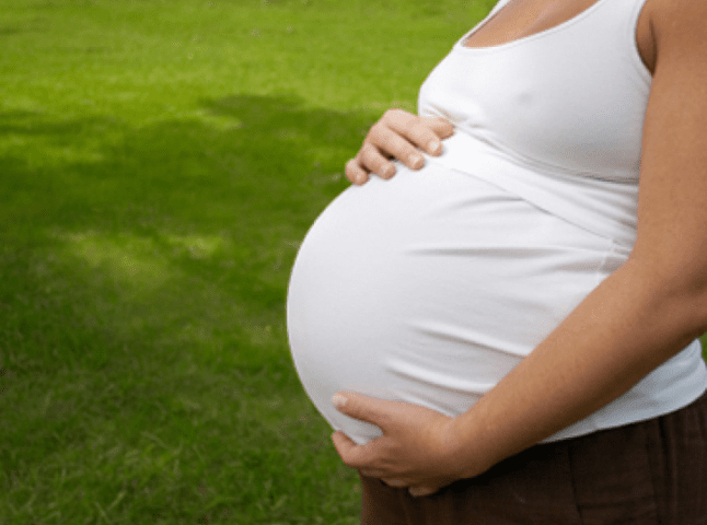 Гінеколога, який вимагав хабар від вагітної жінки, звільнили