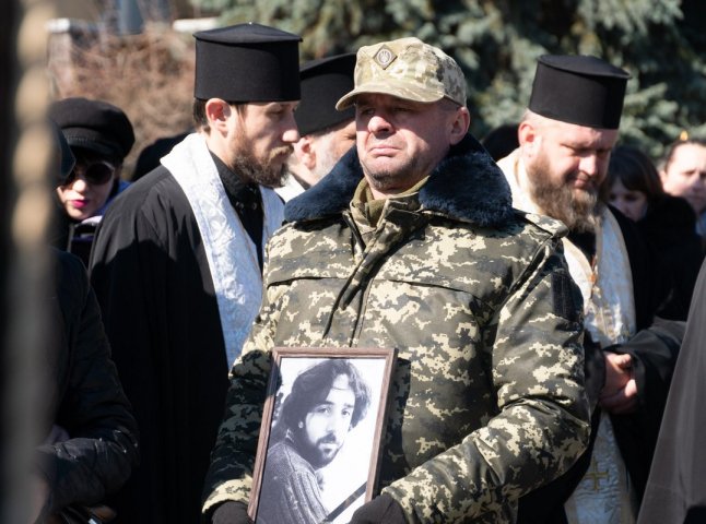 Сьогодні в Ужгороді поховали двох захисників України