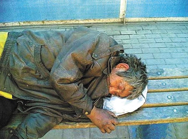 На Ужгородщині п’яний чоловік замерз біля дверей власного будинку
