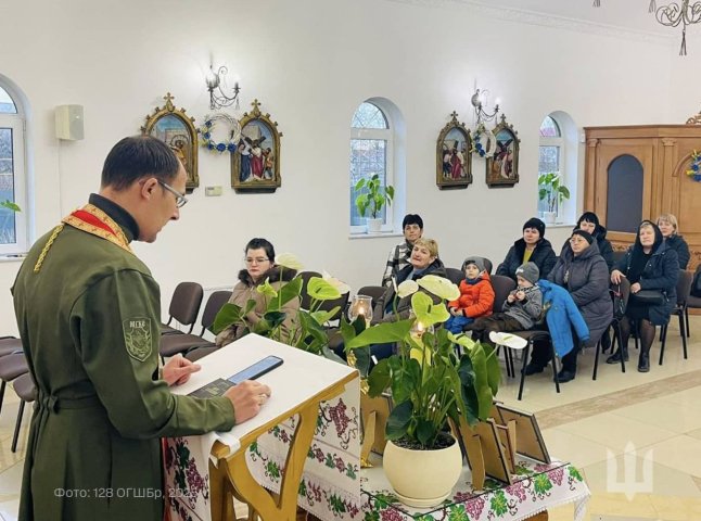 У Мукачеві проведено духовно-психологічну зустріч для родин полеглих воїнів