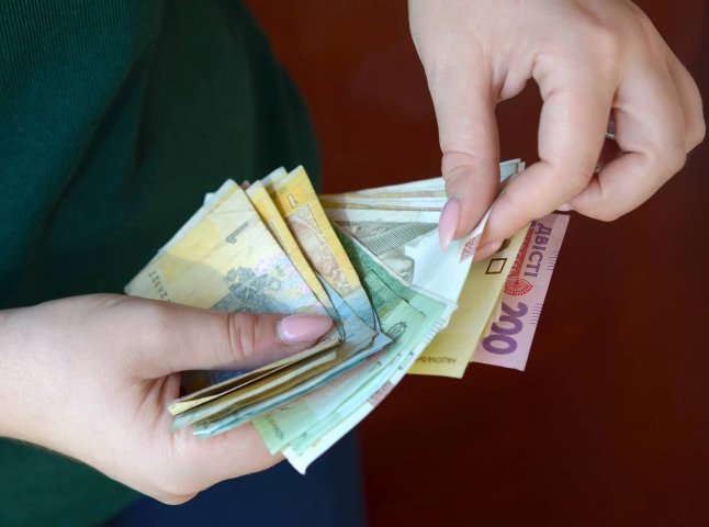 Визначено мінімальну зарплату «на руки», яку даватимуть з 1 липня