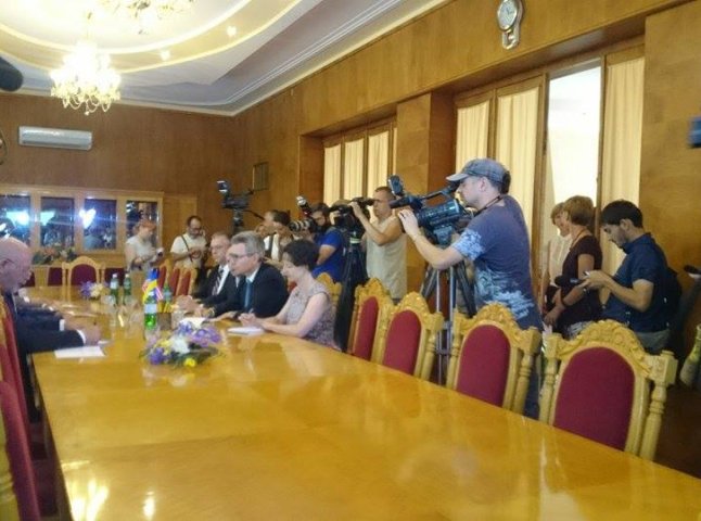 Посол США в Україні вражений красою Закарпаття та хоче приїхати сюди ще раз