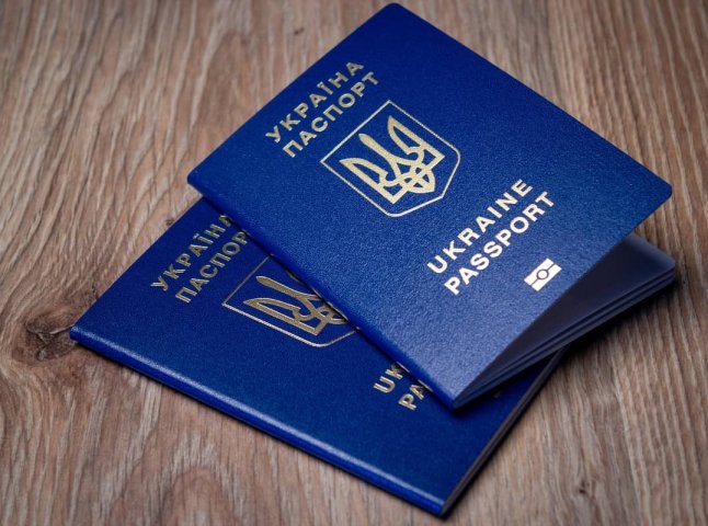 Як отримати притулок українцям, які виїхали за кордон