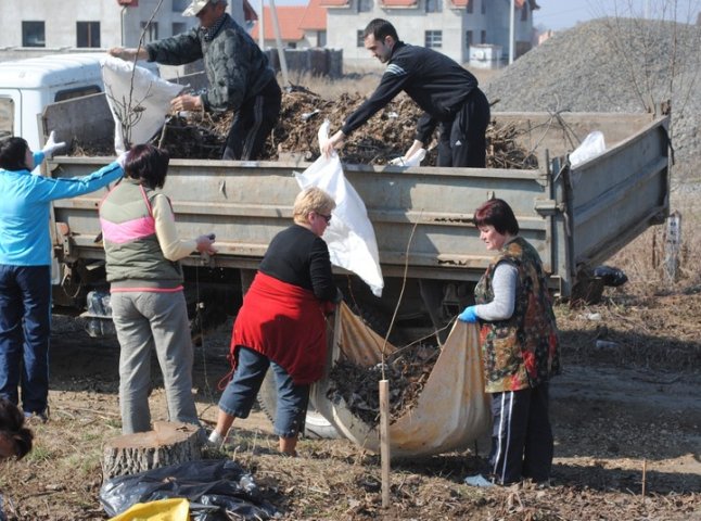 6 квітня мукачівці будуть прибирати. Так вирішила влада