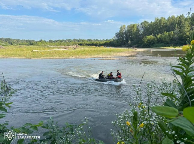 Дитину, яку віднесло водою під час відпочинку, поки не знайшли, – рятувальники