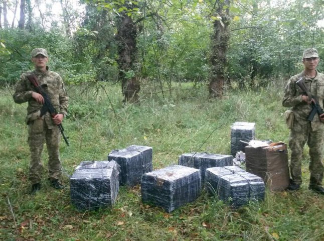 Контрабандисти намагалися переправити до Румунії 5 тисяч пачок тютюну