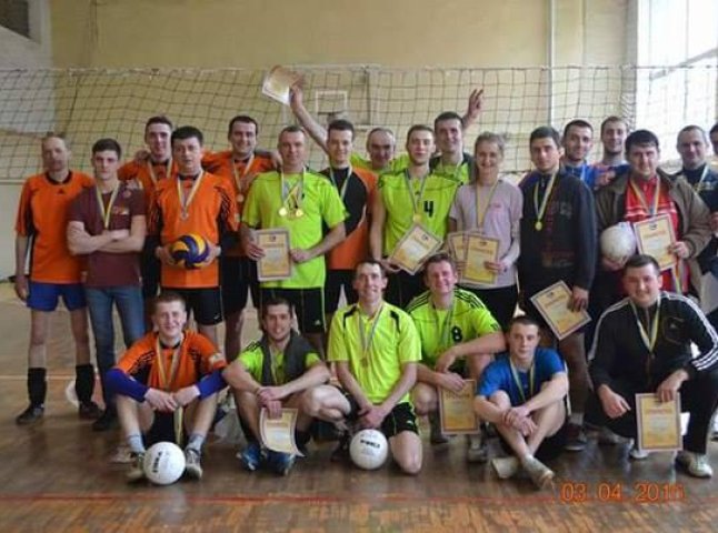 У Мукачеві визначився чемпіон міста з волейболу
