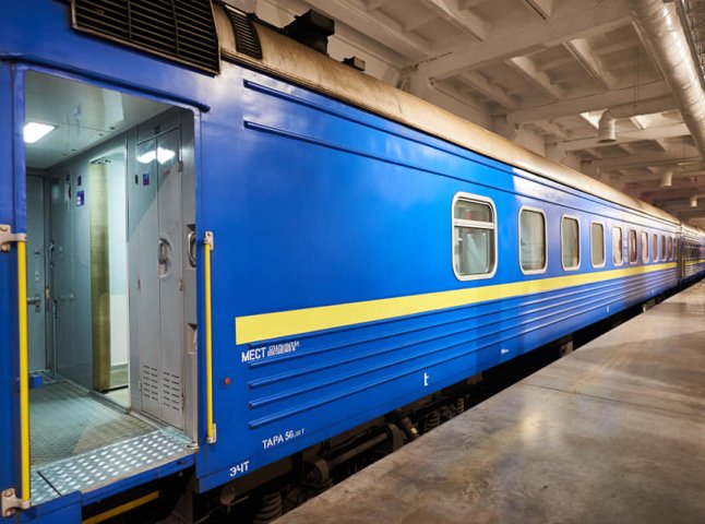 "Укрзалізниця" показала пасажирські вагони, які планує закуповувати у 2021 році: що нового