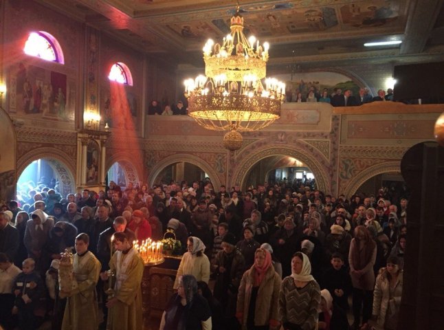 Владика Феодор звершив архієрейське богослужіння в Мукачівському кафедральному соборі