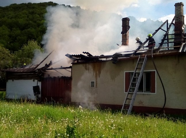 На Перечинщині внаслідок пожежі травмувався 67-річний чоловік