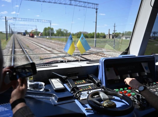 Щоб не думали, як виїхати на заробітки: Білецький заявив про «шанс на покоління» для Закарпаття