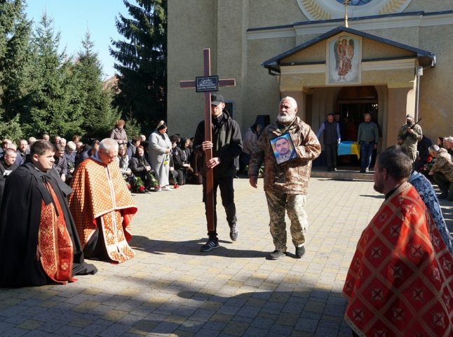 В останню дорогу у Мукачеві провели полеглого Героя
