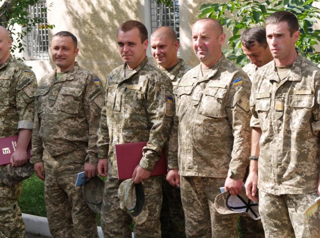 В Ужгороді урочисто зустріли військових, які повернулись із зони АТО