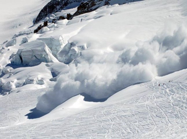 Закарпатців попереджають про небезпеку сходження снігових лавин