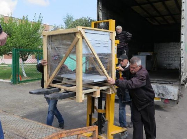 Уряд Японії передав ужгородським дитсадкам кухонне обладнання