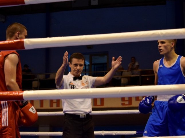 Чемпіонат Ужгорода з боксу триває цими днями в спорткомплексі "Юність"
