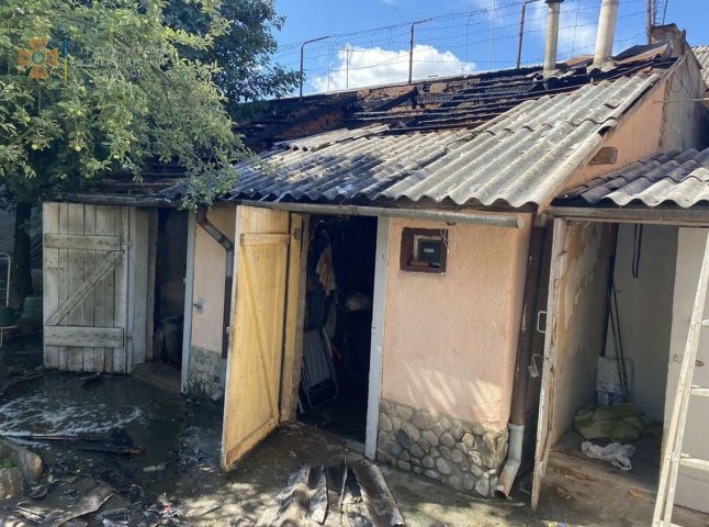 У Мукачеві під час пожежі постраждала жінка