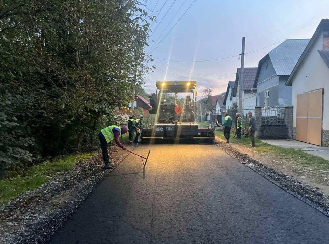На Закарпатті почали відновлювати дорогу, ремонт якої чекали роками