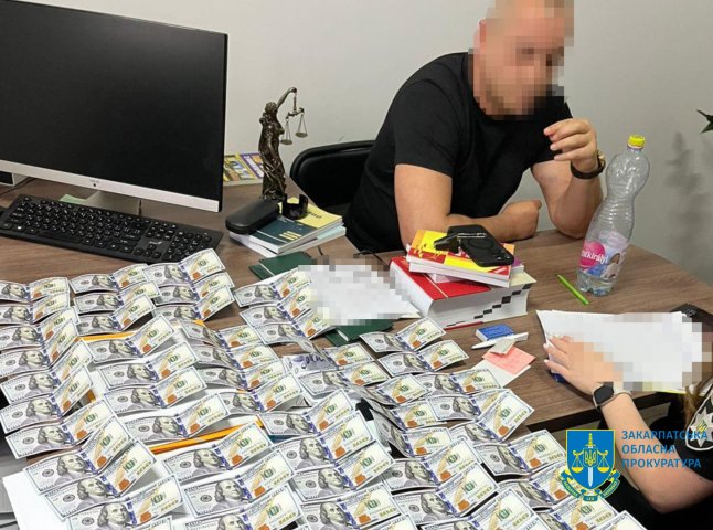 Тривають слідчі дії: правоохоронці розповіли, що накоїв адвокат Тривають слідчі дії: правоохоронці розповіли, що накоїв адвокат