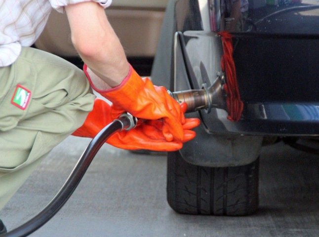 Ціна на автогаз побила новий рекорд: скільки тепер коштує паливо
