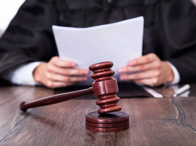 Засуджено 20-річного закарпатця за систематичне побиття дружини Засуджено 20-річного закарпатця за систематичне побиття дружини