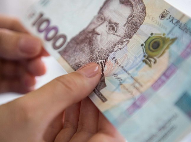 Статистика порахувала, що в Україні зарплата за рік зросла на 3 тисячі гривень