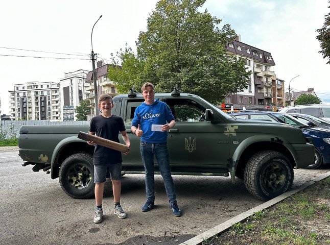 Школяр із Ужгорода зібрав понад 5000 гривень для ЗСУ