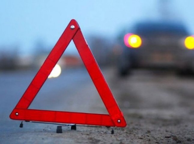 Неподалік Ужгорода автомобіль водія прокуратури травмував пішохода