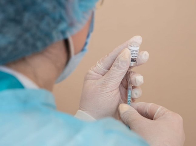 Якщо введуть локдаун, вакциновані українці матимуть привілеї