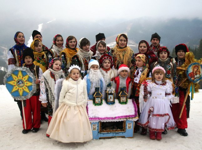 Як відзначали Різдво на Закарпатті: жителі Макарьова розповіли про давні різдвяні традиції Святої вечері