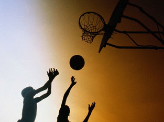 Мукачівські баскетболісти влаштували змагання для юних спортсменів
