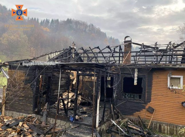 У неділю в селі на Закарпатті вирувала пожежа