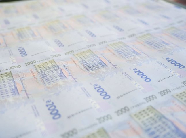 Банкнота 2000 гривень матиме новий дизайн: Нацбанк відреагував на скандал