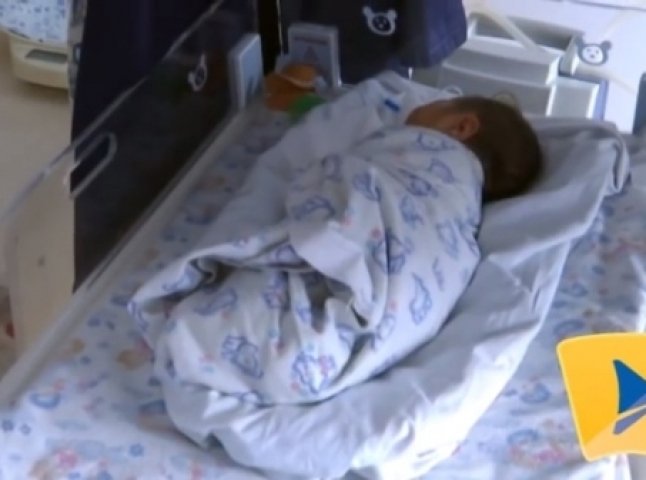12-річна закарпатка, яка народила, відмовилась від дитини і покинула її у пологовому