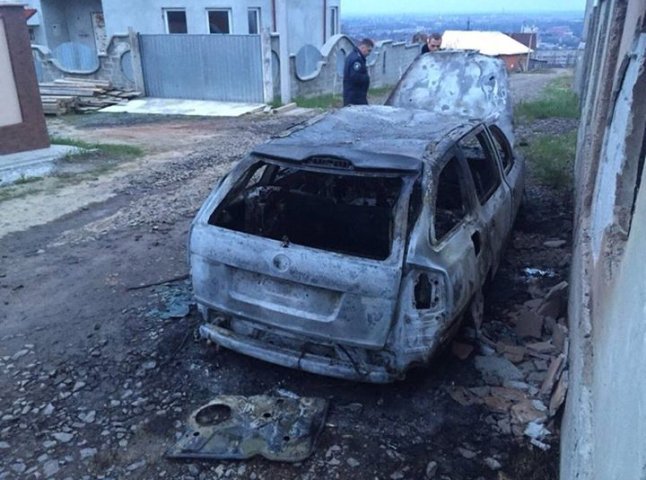 Ужгородському судді цієї ночі спалили автомобіль?
