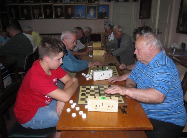 У Виноградові відбувся чемпіонат Закарпаття з блискавичних шашок
