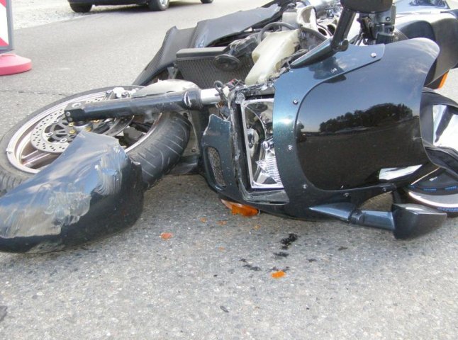На Свалявщині мотоцикліст потрапив у ДТП