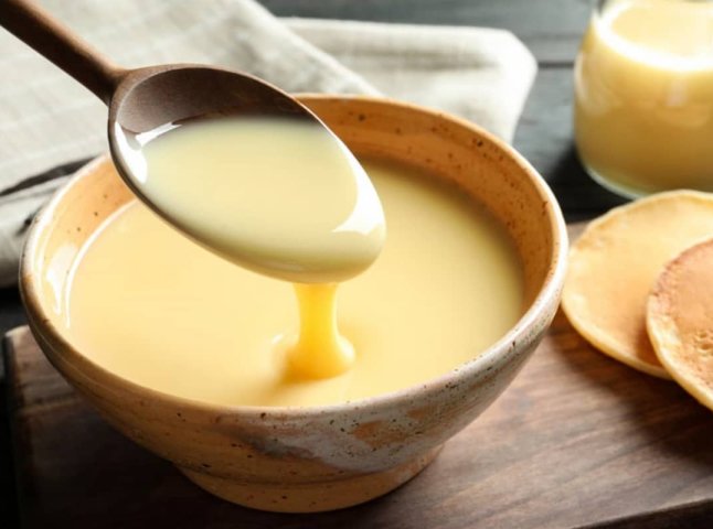 Смачніше, ніж магазинне: як вдома приготувати згущене молоко за 15 хвилин