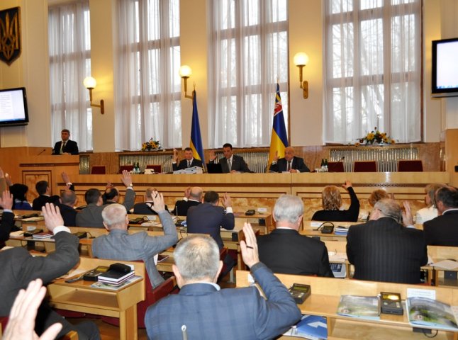 Депутати Закарпатської облради просять уряд передати майно 16 профтехучилищ краю на баланс області