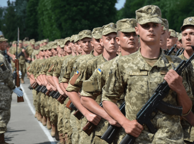 В Україні скасують обов’язковий військовий призов