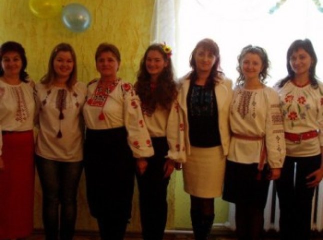 У Мукачівському коледжі вже відсвяткували День української письменності та мови (ФОТО)