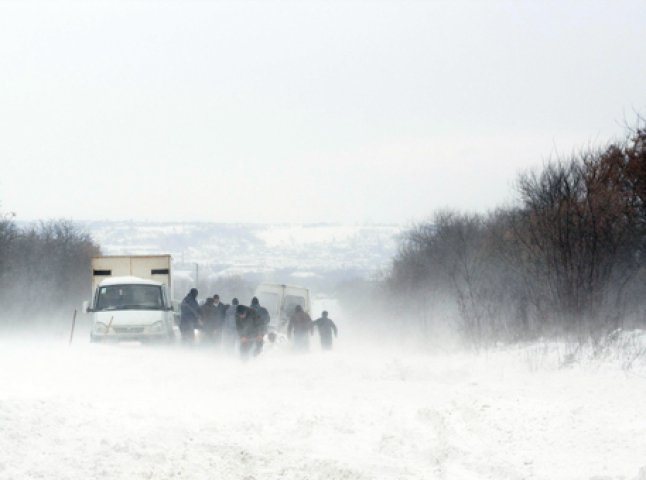 На Воловеччині проїзд до кількох сіл заблокований снігом