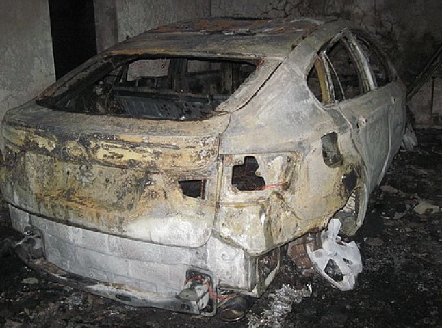 У Ракошині згорів гараж разом із автомобілем BMW-X6 та двома квадроциклами (ФОТО)