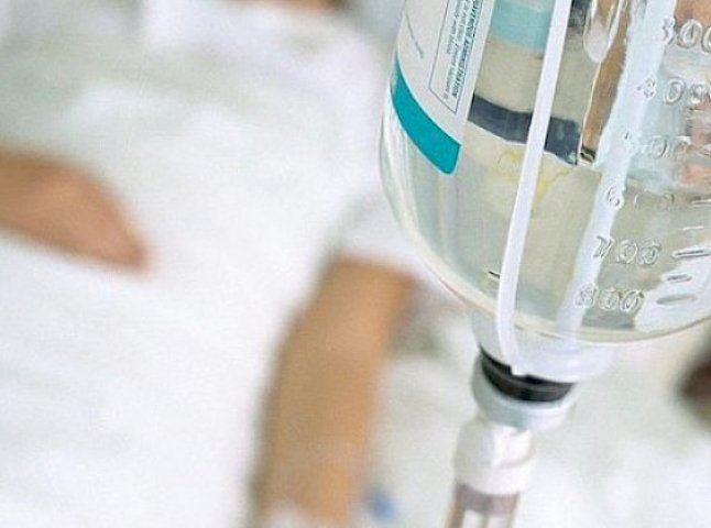 Масове отруєння на Закарпатті: 35 людей у лікарні