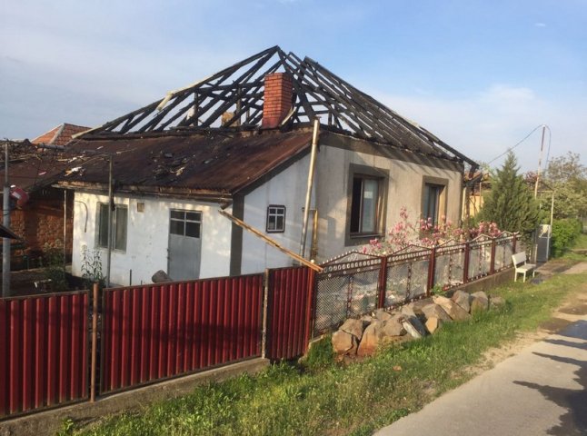 7 вогнеборців гасили пожежу на Іршавщині