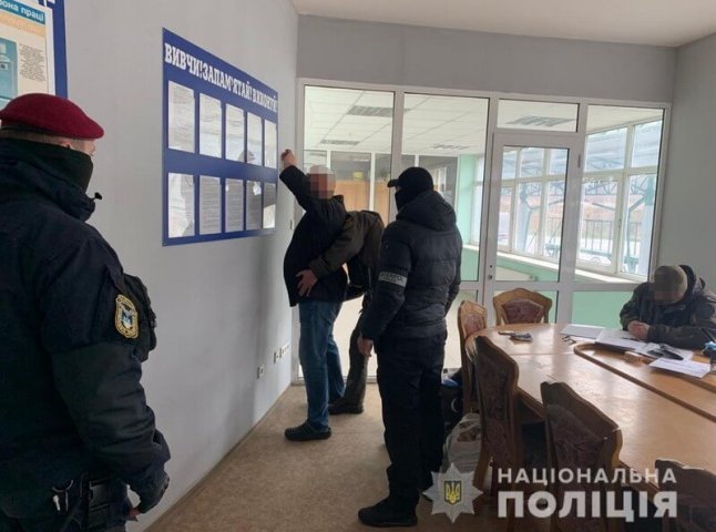 Нацгвардійці, поліцейські, спецпризначенці: що відбувалось на КПП «Ужгород»
